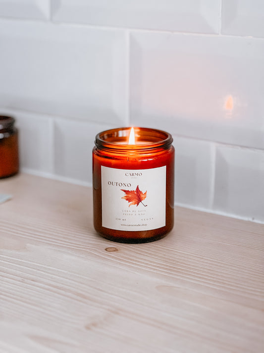 Vela em frasco âmbar