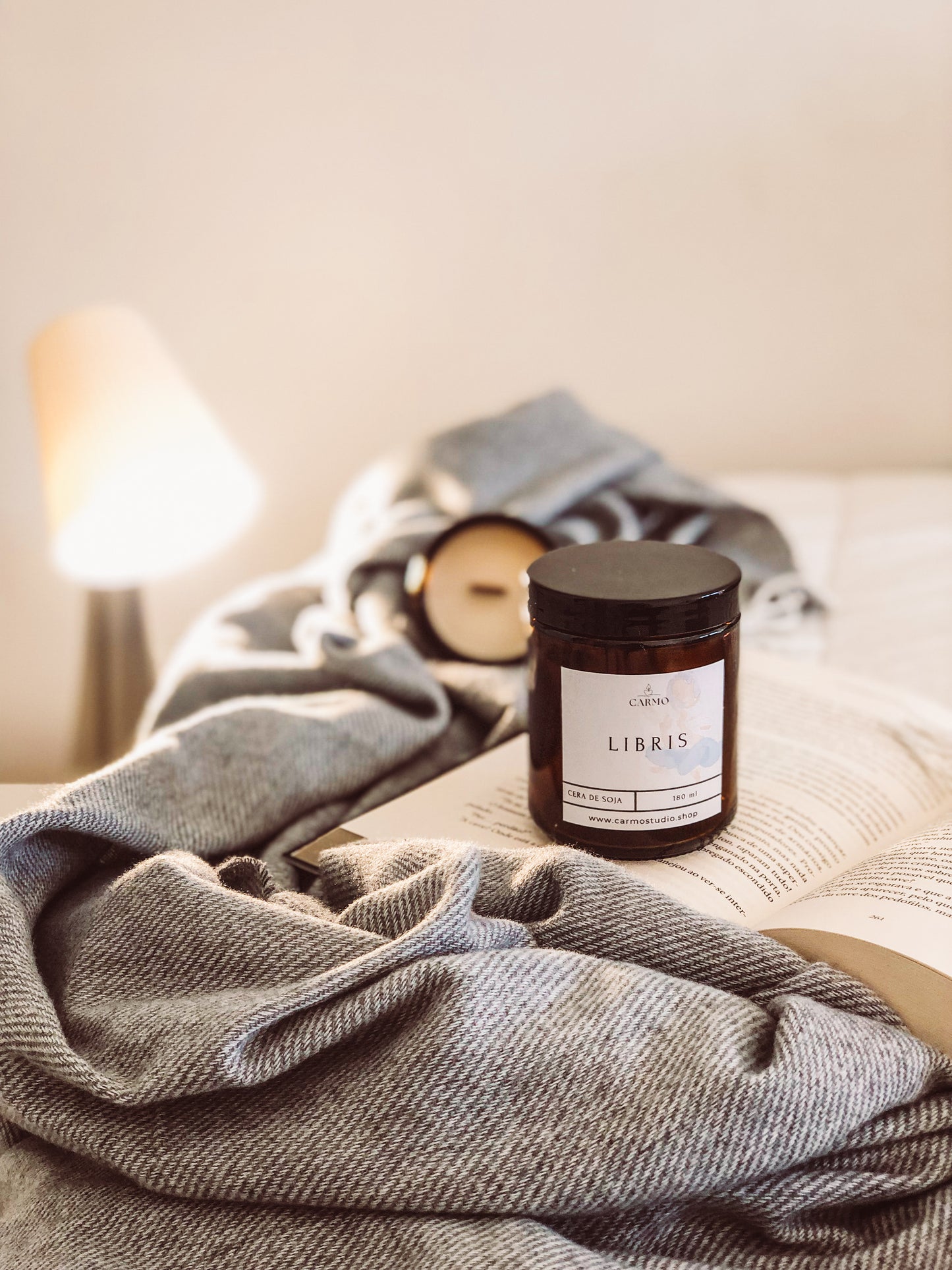 Vela em frasco âmbar