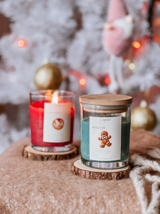 Vela em frasco transparente com tampa de bambu